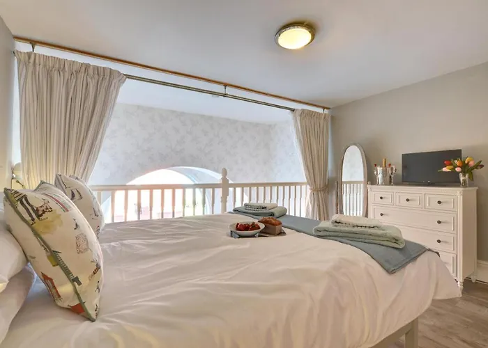 1 Bed In Oc-w427 * Whitby